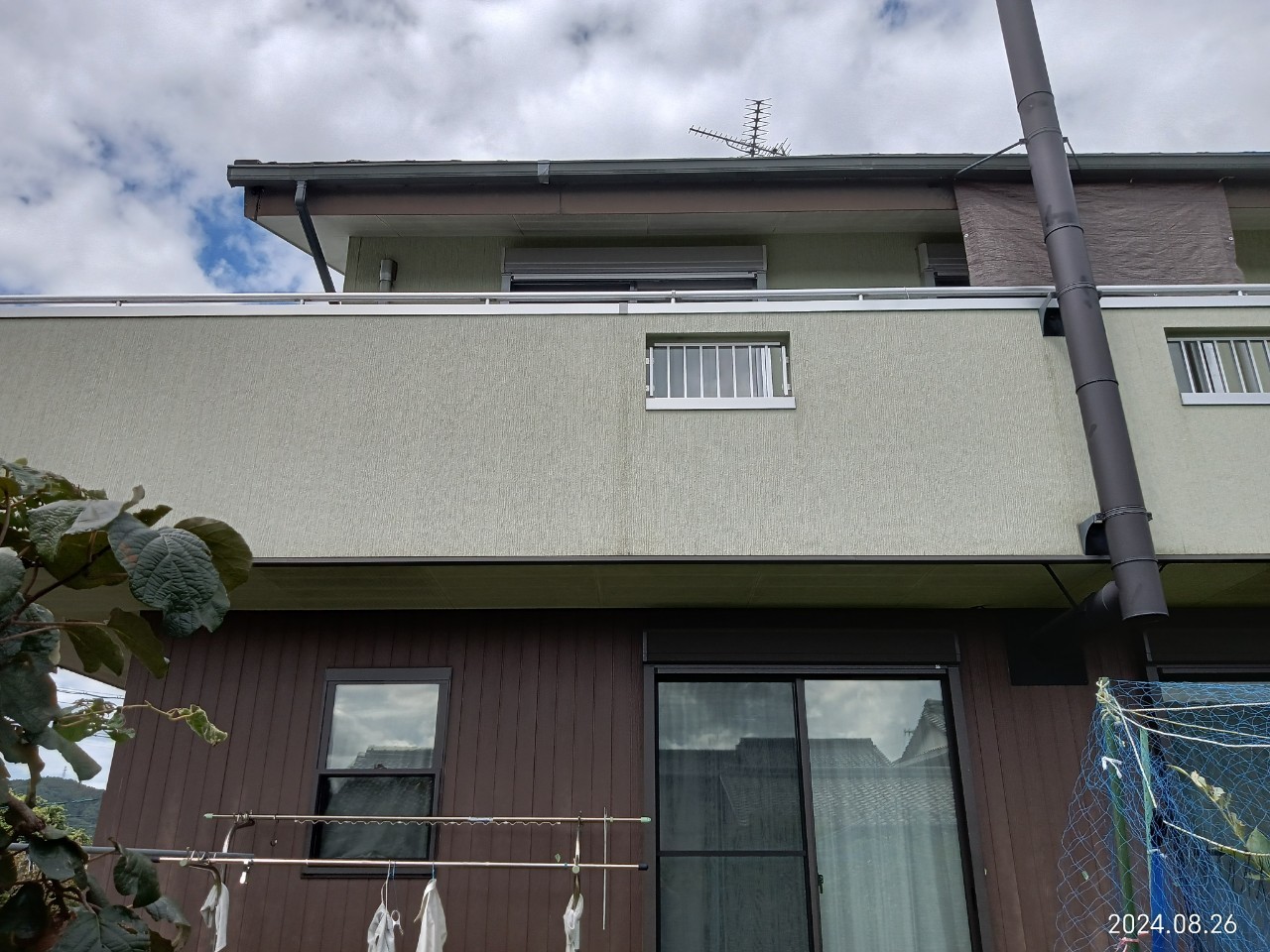日成ホーム恵那店 外壁塗装工事 ベランダ防水 屋根塗装工事
施工事例 足場組立 高圧洗浄
軒天 外壁 ベランダ防水 屋根 付帯部
